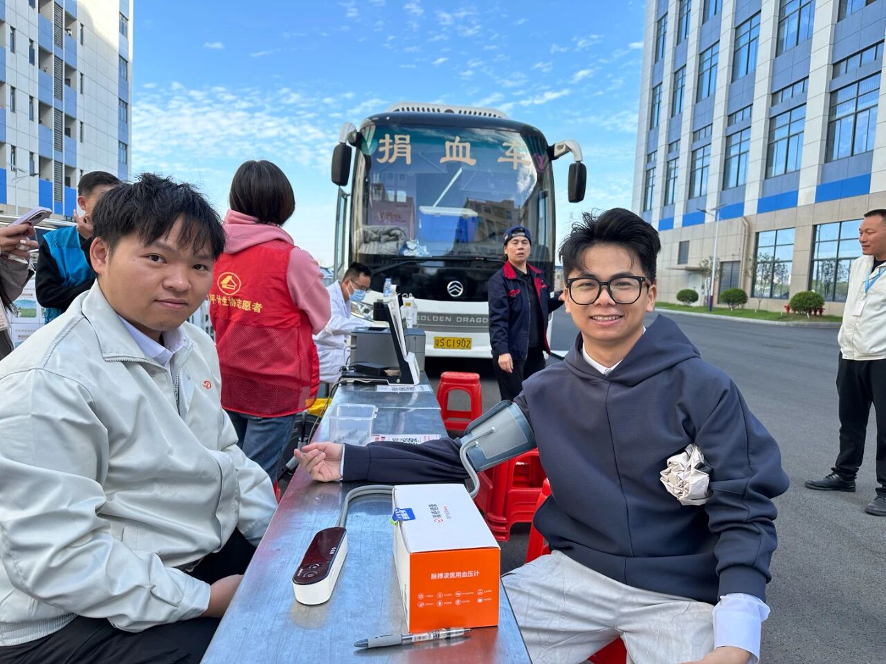 “爱心汇聚，热血传递” AB钱包通讯东莞园区员工踊跃参加无偿献血活动